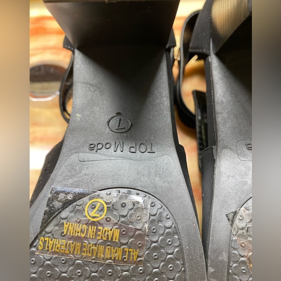 Top Moda Chunky Heel Open Toe Sandal - Picture 10 of 10